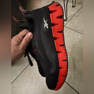 Reebok Zig Red size 6.5 used twice